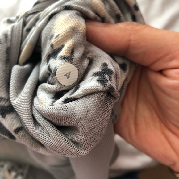 Lululemon nice asana jacket - Picture 4 of 4